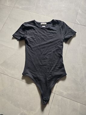 Aritzia Babaton Black Crewneck Bodysuit